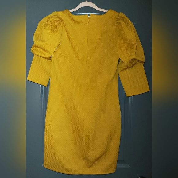 Dress - Picture 2 of 2